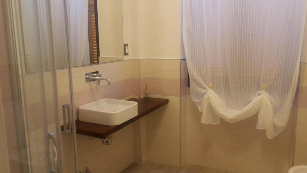 Bed and Breakfast Brezza Marina Marina Di Carrara Exterior foto