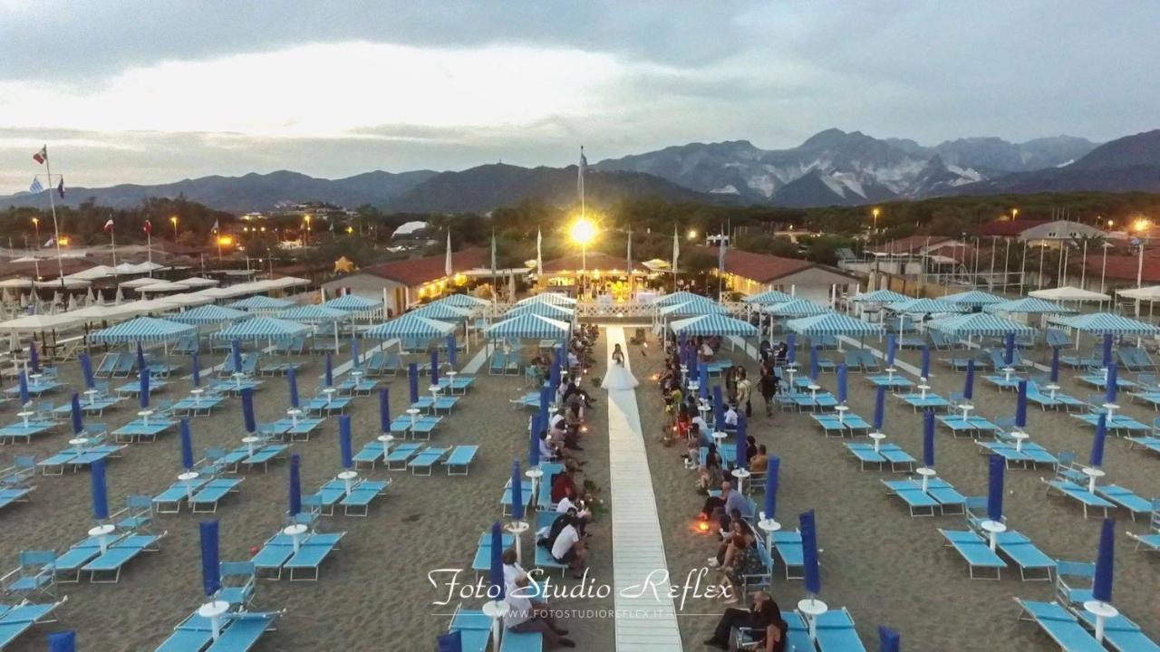 Bed and Breakfast Brezza Marina Marina Di Carrara Exterior foto