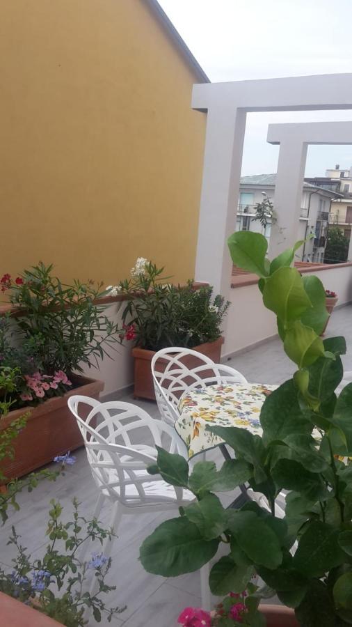 Bed and Breakfast Brezza Marina Marina Di Carrara Exterior foto