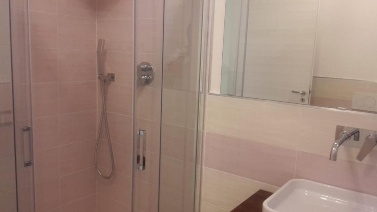 Bed and Breakfast Brezza Marina Marina Di Carrara Exterior foto